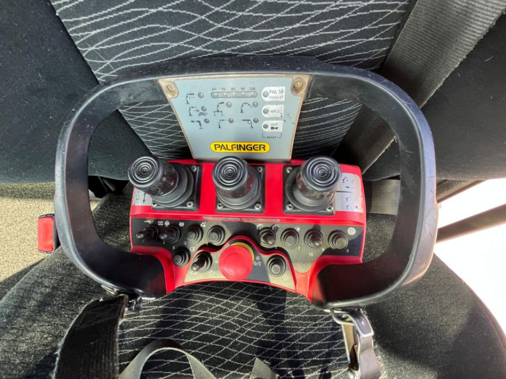 MERCEDES-BENZ Arocs 2545 6x4 HAD Pritsche Heckkran PK 41002 - 栏板式/ 平板卡车, 起重车:图2 MERCEDES-BENZ Arocs 2545 6x4 HAD Pritsche Heckkran PK 41002 - 栏板式/ 平板卡车, 起重车:图2