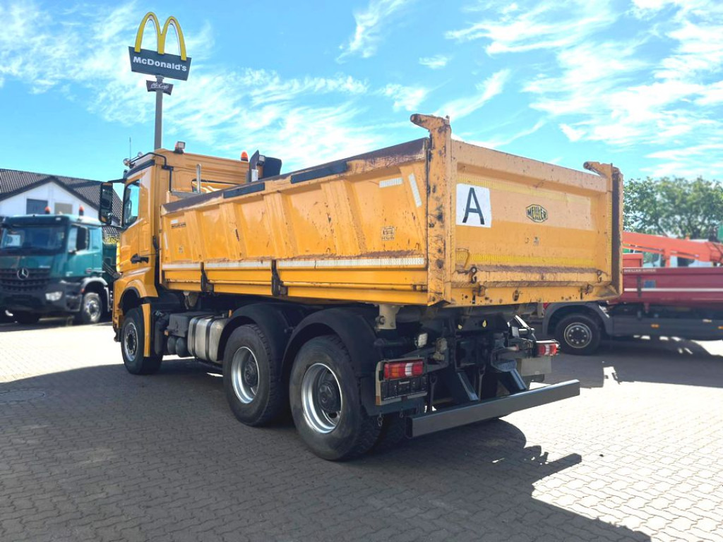 MERCEDES-BENZ Arocs 2663 6x4 3-Achs Kipper Meiller Bordmatik - 翻斗车:图4 MERCEDES-BENZ Arocs 2663 6x4 3-Achs Kipper Meiller Bordmatik - 翻斗车:图4