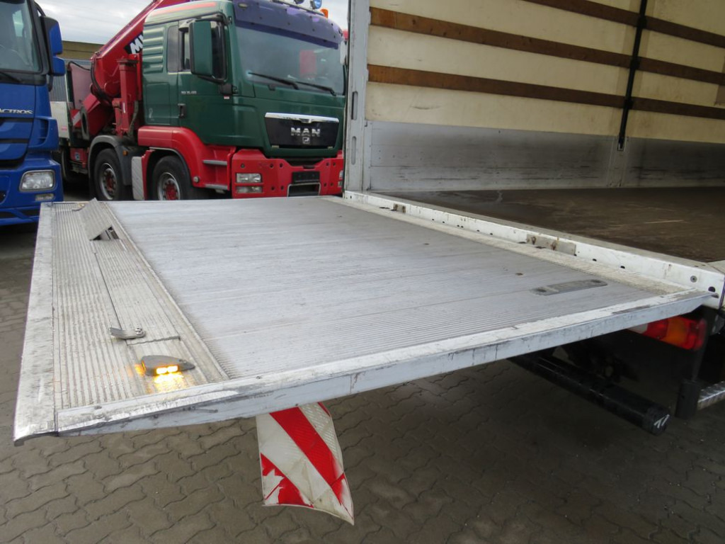 MERCEDES-BENZ Atego 818 L Pritsche LBW LBW 1 to AHK+Luftans - 侧帘货车:图4 MERCEDES-BENZ Atego 818 L Pritsche LBW LBW 1 to AHK+Luftans - 侧帘货车:图4