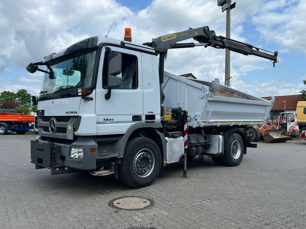 Mercedes-Benz Actros 1841 K 2-Achs Kipper Kran Funk/2xhydr+Gre Mercedes-Benz Actros 1841 K 2-Achs Kipper Kran Funk/2xhydr+Gre - 翻斗车, 起重车:图1 Mercedes-Benz Actros 1841 K 2-Achs Kipper Kran Funk/2xhydr+Gre Mercedes-Benz Actros 1841 K 2-Achs Kipper Kran Funk/2xhydr+Gre - 翻斗车, 起重车:图1