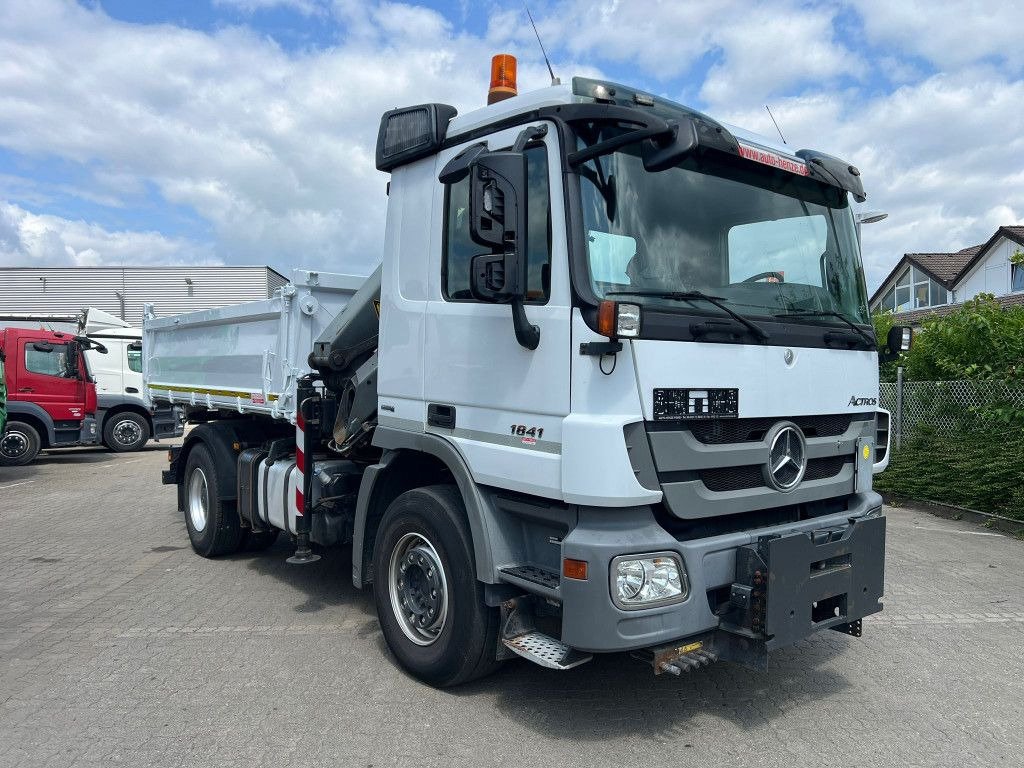 Mercedes-Benz Actros 1841 K 2-Achs Kipper Kran Funk/2xhydr+Gre Mercedes-Benz Actros 1841 K 2-Achs Kipper Kran Funk/2xhydr+Gre - 翻斗车, 起重车:图2 Mercedes-Benz Actros 1841 K 2-Achs Kipper Kran Funk/2xhydr+Gre Mercedes-Benz Actros 1841 K 2-Achs Kipper Kran Funk/2xhydr+Gre - 翻斗车, 起重车:图2