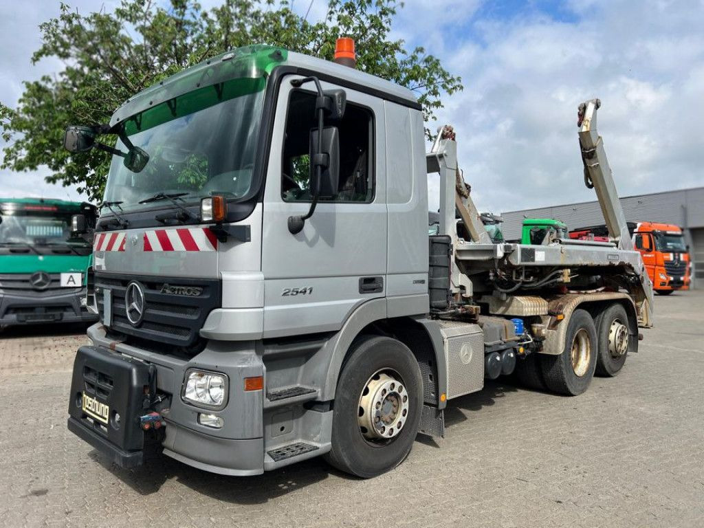 Mercedes-Benz Actros 2641 L 6x2 Abrollkipper 159TKM kuz.Radsta - 吊钩升降车:图1 Mercedes-Benz Actros 2641 L 6x2 Abrollkipper 159TKM kuz.Radsta - 吊钩升降车:图1