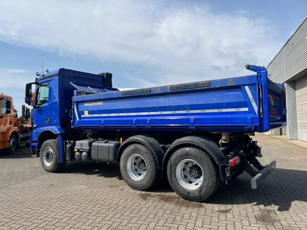 Mercedes-Benz Arocs 2642 6x4 3-Achs Kipper Bordmatik nur 163TK - 翻斗车:图4 Mercedes-Benz Arocs 2642 6x4 3-Achs Kipper Bordmatik nur 163TK - 翻斗车:图4
