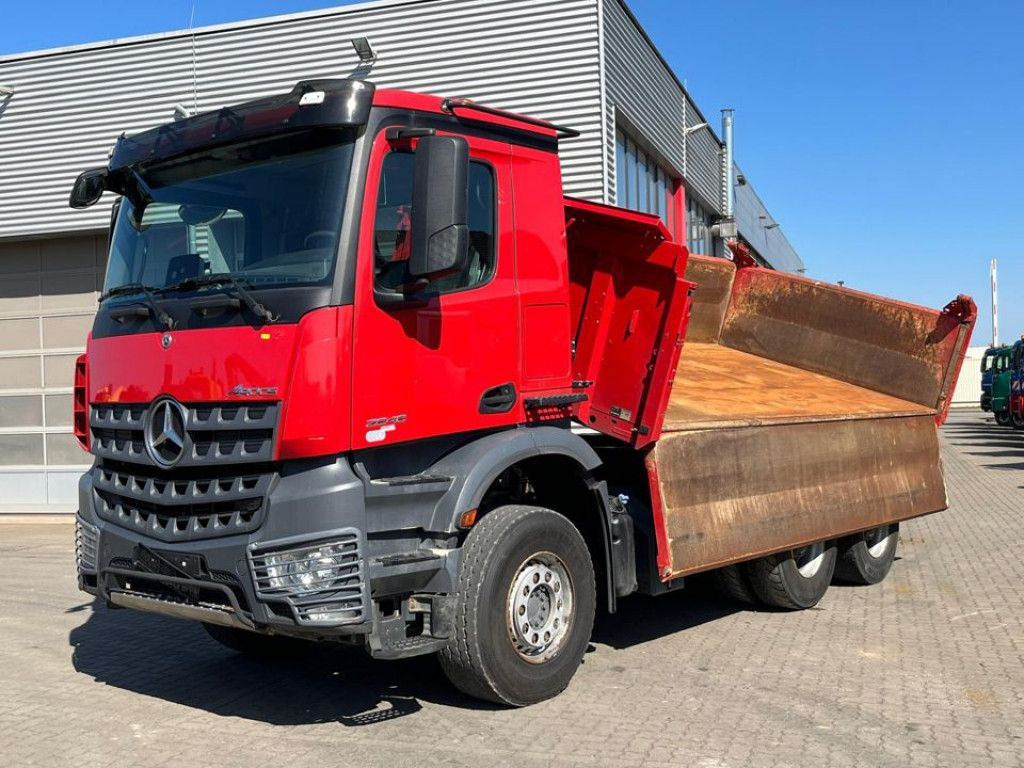 Mercedes-Benz Arocs 2648 6x4 3-Achs Kipper Bordmatik - 翻斗车:图1 Mercedes-Benz Arocs 2648 6x4 3-Achs Kipper Bordmatik - 翻斗车:图1