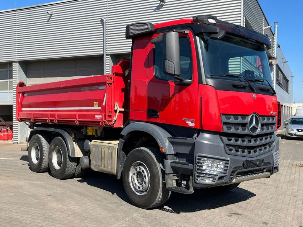 Mercedes-Benz Arocs 2648 6x4 3-Achs Kipper Bordmatik - 翻斗车:图2 Mercedes-Benz Arocs 2648 6x4 3-Achs Kipper Bordmatik - 翻斗车:图2