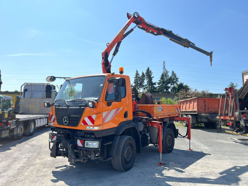 Mercedes-Benz Unimog U20 2-Achs Allradkipper Kran Palfinger Kr - 翻斗车, 起重车:图1 Mercedes-Benz Unimog U20 2-Achs Allradkipper Kran Palfinger Kr - 翻斗车, 起重车:图1