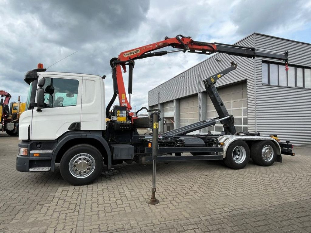 Scania P 360 6x2 Abrollkipper mit Kran Lift/Lenkachse Scania P 360 6x2 Abrollkipper mit Kran Lift/Lenkachse - 吊钩升降车, 起重车:图3 Scania P 360 6x2 Abrollkipper mit Kran Lift/Lenkachse Scania P 360 6x2 Abrollkipper mit Kran Lift/Lenkachse - 吊钩升降车, 起重车:图3