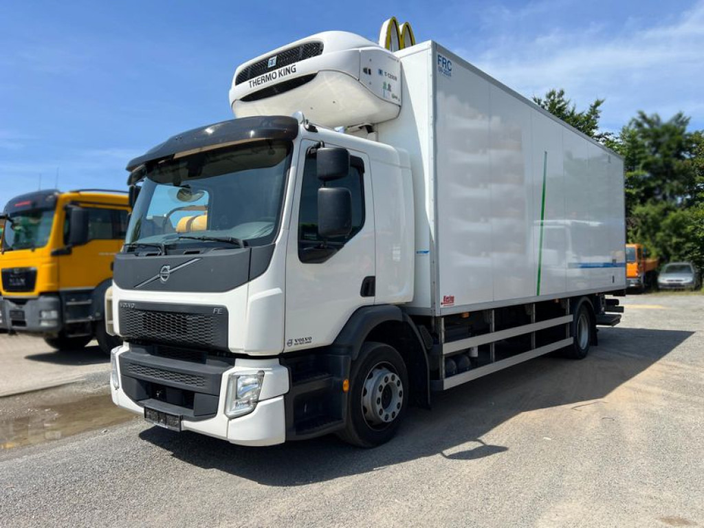 VOLVO (S) Truck FE 320 Kühlkoffer LBW Thermokin T 1200R - 冷藏车:图1 VOLVO (S) Truck FE 320 Kühlkoffer LBW Thermokin T 1200R - 冷藏车:图1