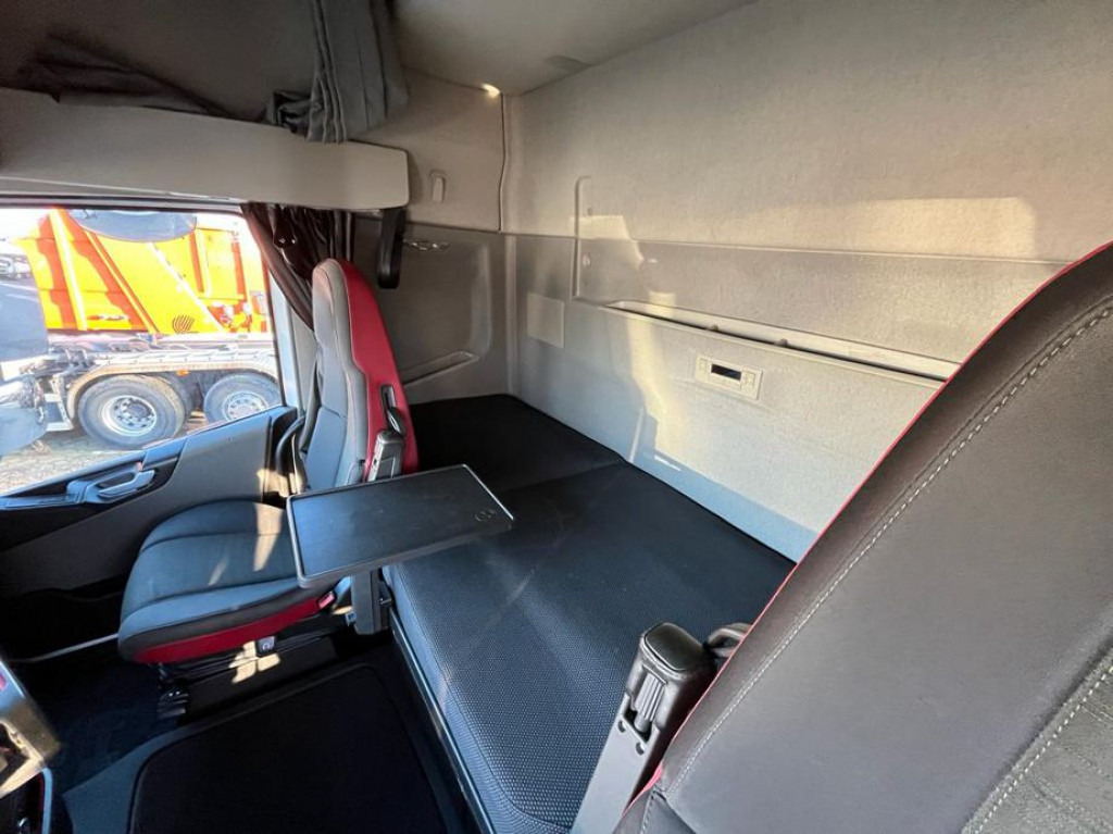 VOLVO (S) Truck FH 500 6x2 Abrollkipper Funkfernbedienung - 吊钩升降车:图4 VOLVO (S) Truck FH 500 6x2 Abrollkipper Funkfernbedienung - 吊钩升降车:图4