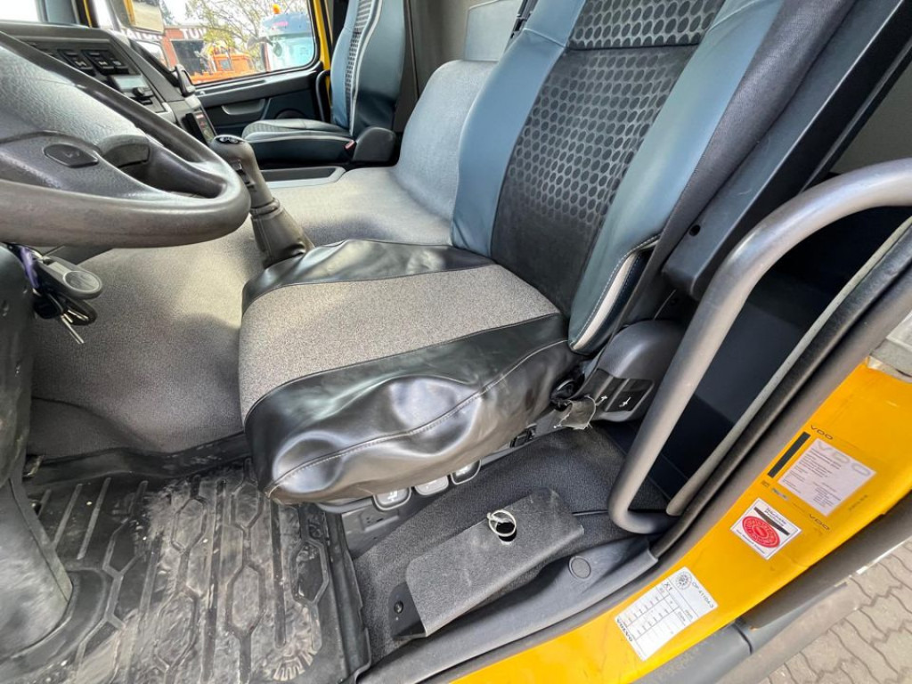 VOLVO (S) Truck FM 330 4x4 Pritsche Kran Singelreifen Funkfernbedienung - 栏板式/ 平板卡车, 起重车:图3 VOLVO (S) Truck FM 330 4x4 Pritsche Kran Singelreifen Funkfernbedienung - 栏板式/ 平板卡车, 起重车:图3