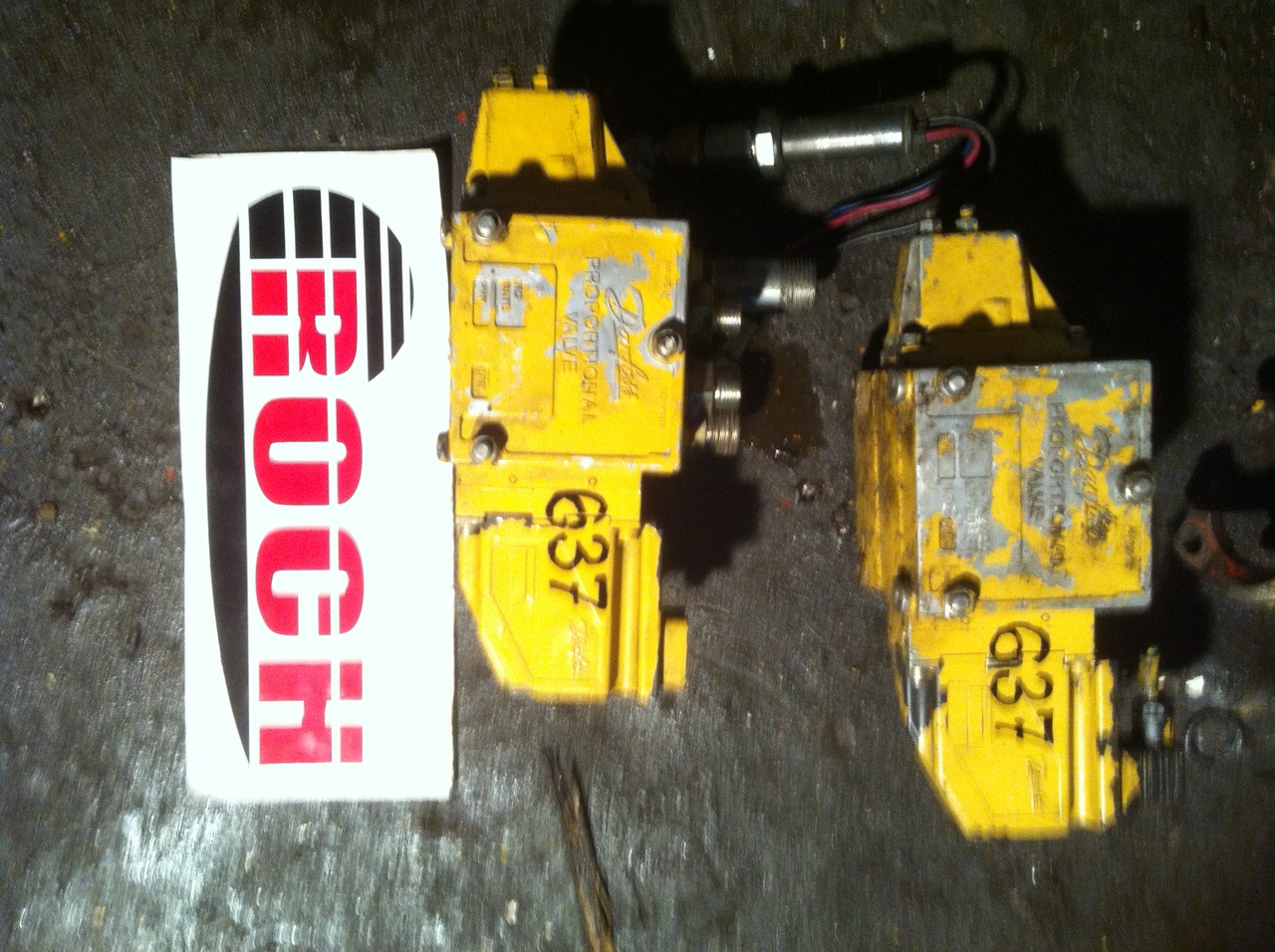 DANFOSS 157N2839 PVP 175Bar 24VDC - 1 SEKCYJNY + SEK 157B4228 24VDC - 液压阀 适用于 履带式挖掘机:图1 DANFOSS 157N2839 PVP 175Bar 24VDC - 1 SEKCYJNY + SEK 157B4228 24VDC - 液压阀 适用于 履带式挖掘机:图1