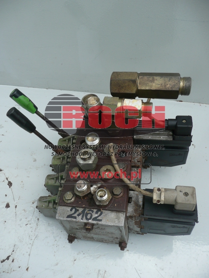 DANFOSS 5230 449B02585 + 5203 439C07145 + 6230 449B02590 + 6000 439C07147 - 4 SEKCYJNY + 24VDC 157B4228 + 157B4128 24VDC + 157B5111 - 液压阀 适用于 筛选机:图1 DANFOSS 5230 449B02585 + 5203 439C07145 + 6230 449B02590 + 6000 439C07147 - 4 SEKCYJNY + 24VDC 157B4228 + 157B4128 24VDC + 157B5111 - 液压阀 适用于 筛选机:图1