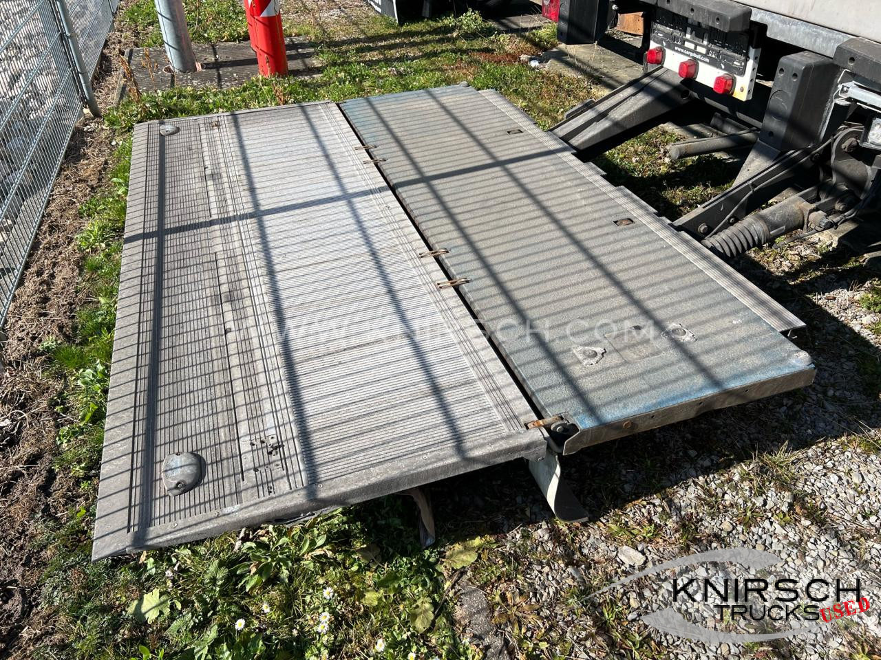 SCHMITZ SKO 24 Doppelstock, LBW 2000 kg, Liftachse - 等温半拖车:图5 SCHMITZ SKO 24 Doppelstock, LBW 2000 kg, Liftachse - 等温半拖车:图5