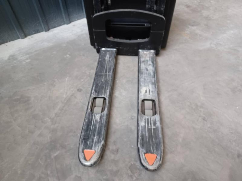 堆垛机 Crown WF3000-1.0FT:图8 堆垛机 Crown WF3000-1.0FT:图8