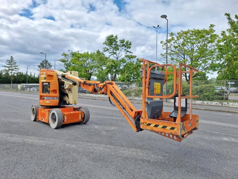 JLG E300AJP - 铰接臂:图2 JLG E300AJP - 铰接臂:图2