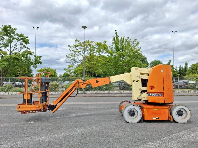 JLG E300AJP - 铰接臂:图3 JLG E300AJP - 铰接臂:图3