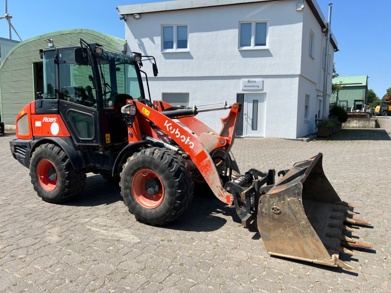 Kubota R 085, Bj 19, 1950 BH, SWE, Schaufel, Gabel - 轮式装载机:图2 Kubota R 085, Bj 19, 1950 BH, SWE, Schaufel, Gabel - 轮式装载机:图2