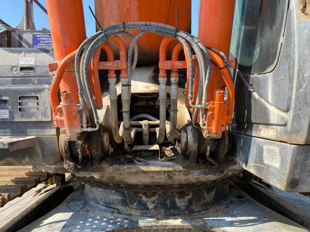 Hitachi ZX350LC-6 - 履带式挖掘机:图5 Hitachi ZX350LC-6 - 履带式挖掘机:图5