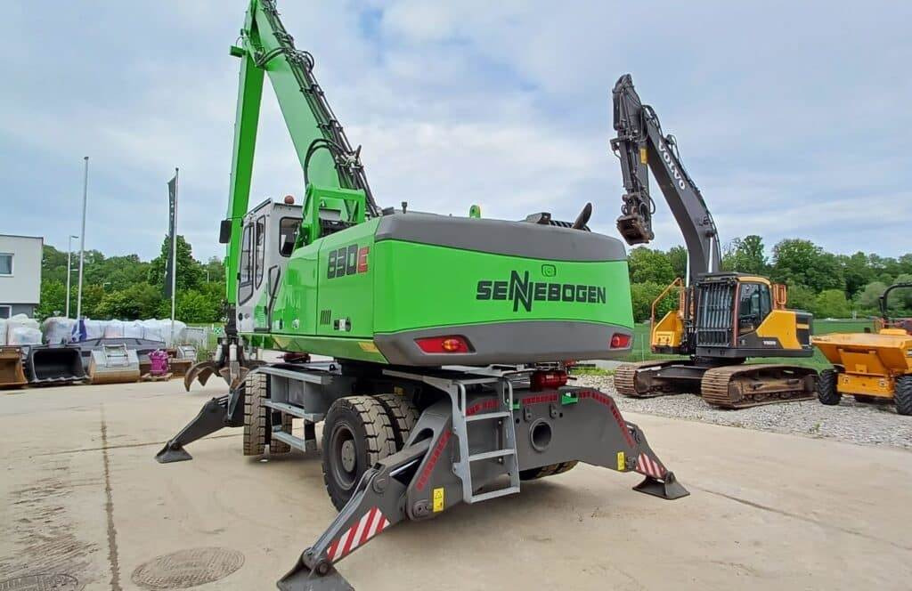 Sennebogen 830E - 垃圾/ 工业叉装车:图2 Sennebogen 830E - 垃圾/ 工业叉装车:图2
