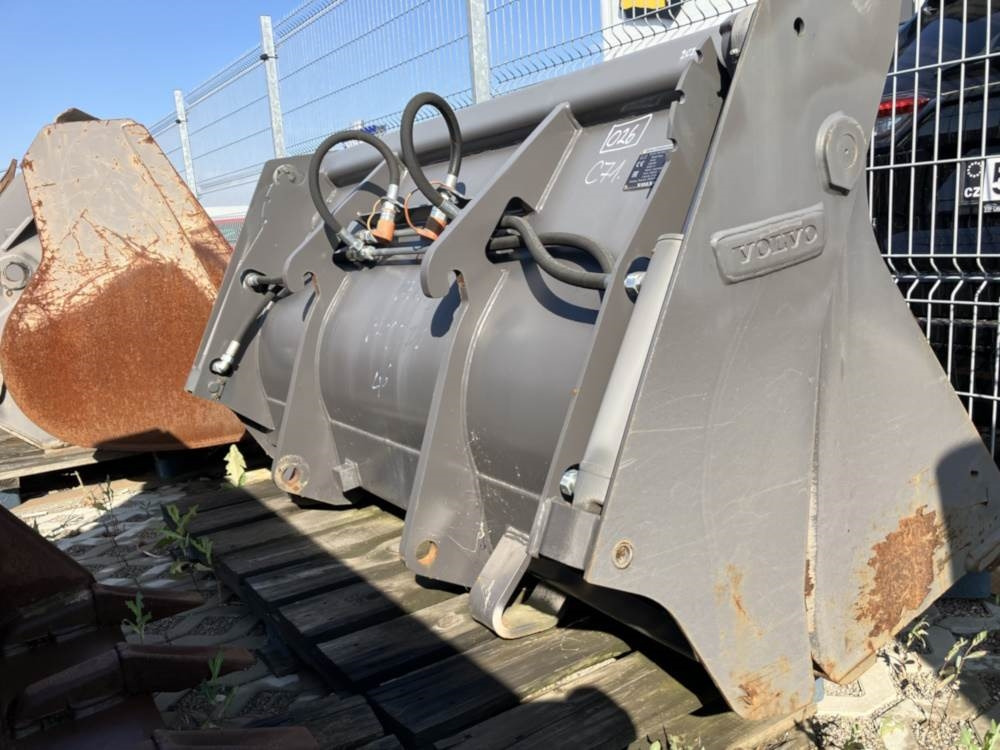 Volvo Klappschaufel mit Messer TPZ - 铲斗:图2 Volvo Klappschaufel mit Messer TPZ - 铲斗:图2