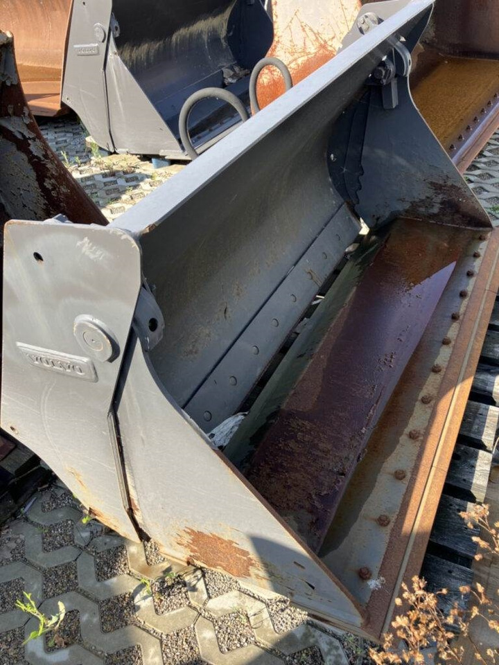 Volvo Klappschaufel mit Messer TPZ - 铲斗:图1 Volvo Klappschaufel mit Messer TPZ - 铲斗:图1