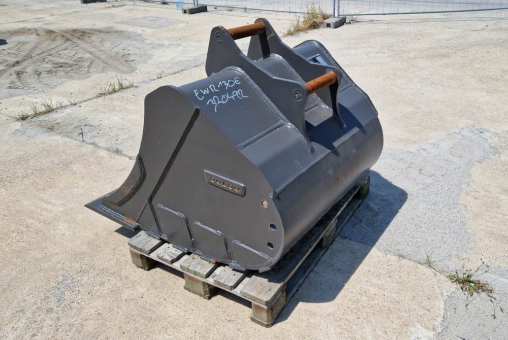 Volvo Tieflöffel mit Messer - 反铲装载机:图3 Volvo Tieflöffel mit Messer - 反铲装载机:图3