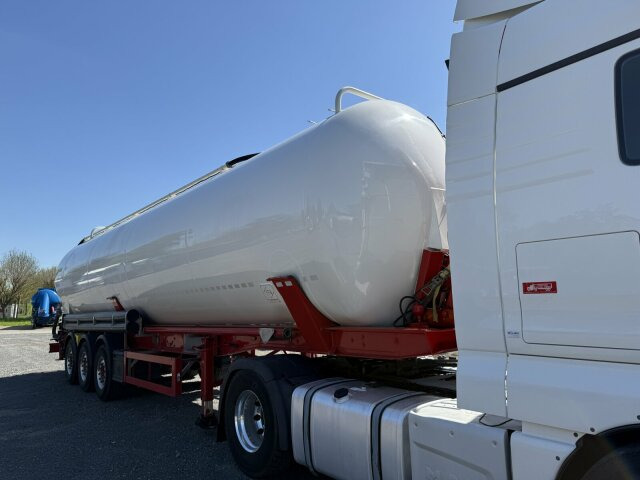 Feldbinder KIP 60.3 Silo 60.000 L 3 Achse ADR - 筒仓拖车:图1 Feldbinder KIP 60.3 Silo 60.000 L 3 Achse ADR - 筒仓拖车:图1