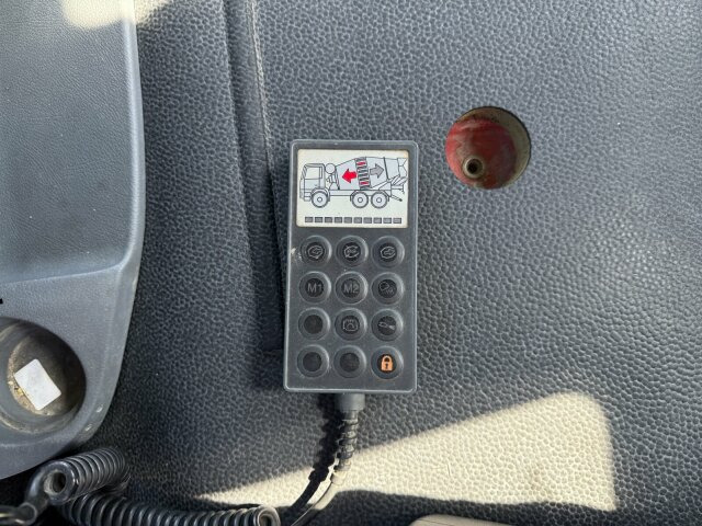 混凝土搅拌半拖车 HTM 1004 3 Achse Betonmischer Auflieger:图6 混凝土搅拌半拖车 HTM 1004 3 Achse Betonmischer Auflieger:图6