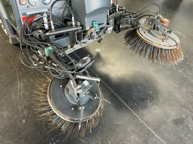 Hako Citymaster CM 2200 Kehrmaschine 2 m³ - 道路清扫机:图2 Hako Citymaster CM 2200 Kehrmaschine 2 m³ - 道路清扫机:图2