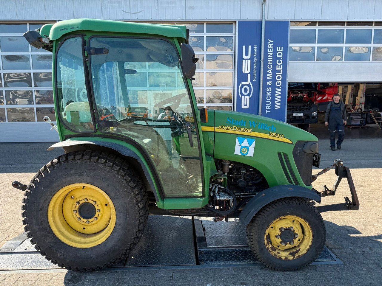 John Deere 3520 Kommunaltrak. Frontkraftheber Kuppeldreieck - 拖拉机:图2 John Deere 3520 Kommunaltrak. Frontkraftheber Kuppeldreieck - 拖拉机:图2