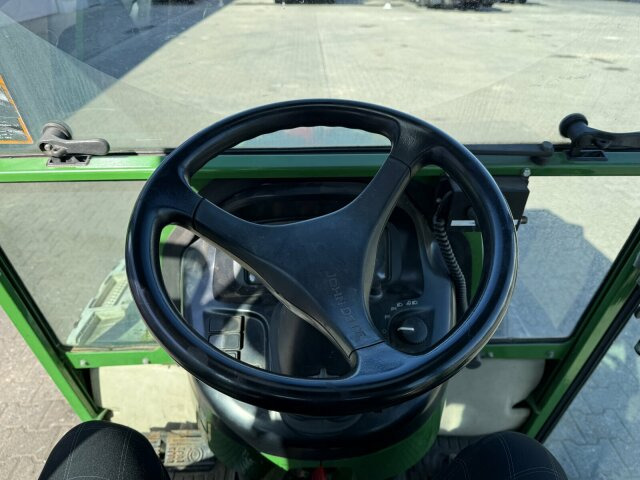 John Deere 3520 Kommunaltrak. Frontkraftheber Kuppeldreieck - 市政牵引车:图2 John Deere 3520 Kommunaltrak. Frontkraftheber Kuppeldreieck - 市政牵引车:图2