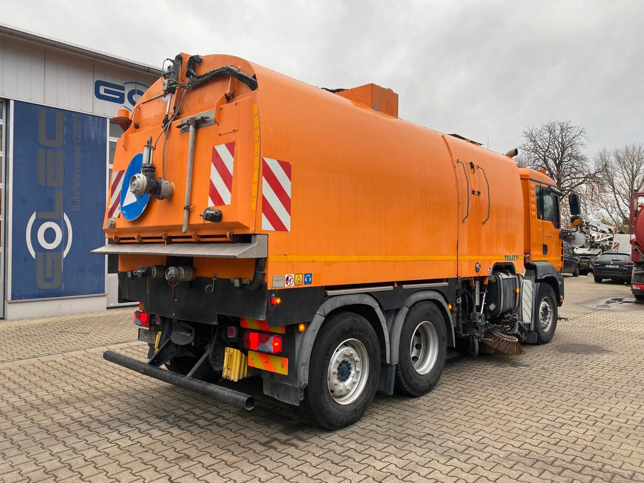 MAN TGA 26.430 6x2-2 LL - 驾驶室底盘卡车:图3 MAN TGA 26.430 6x2-2 LL - 驾驶室底盘卡车:图3