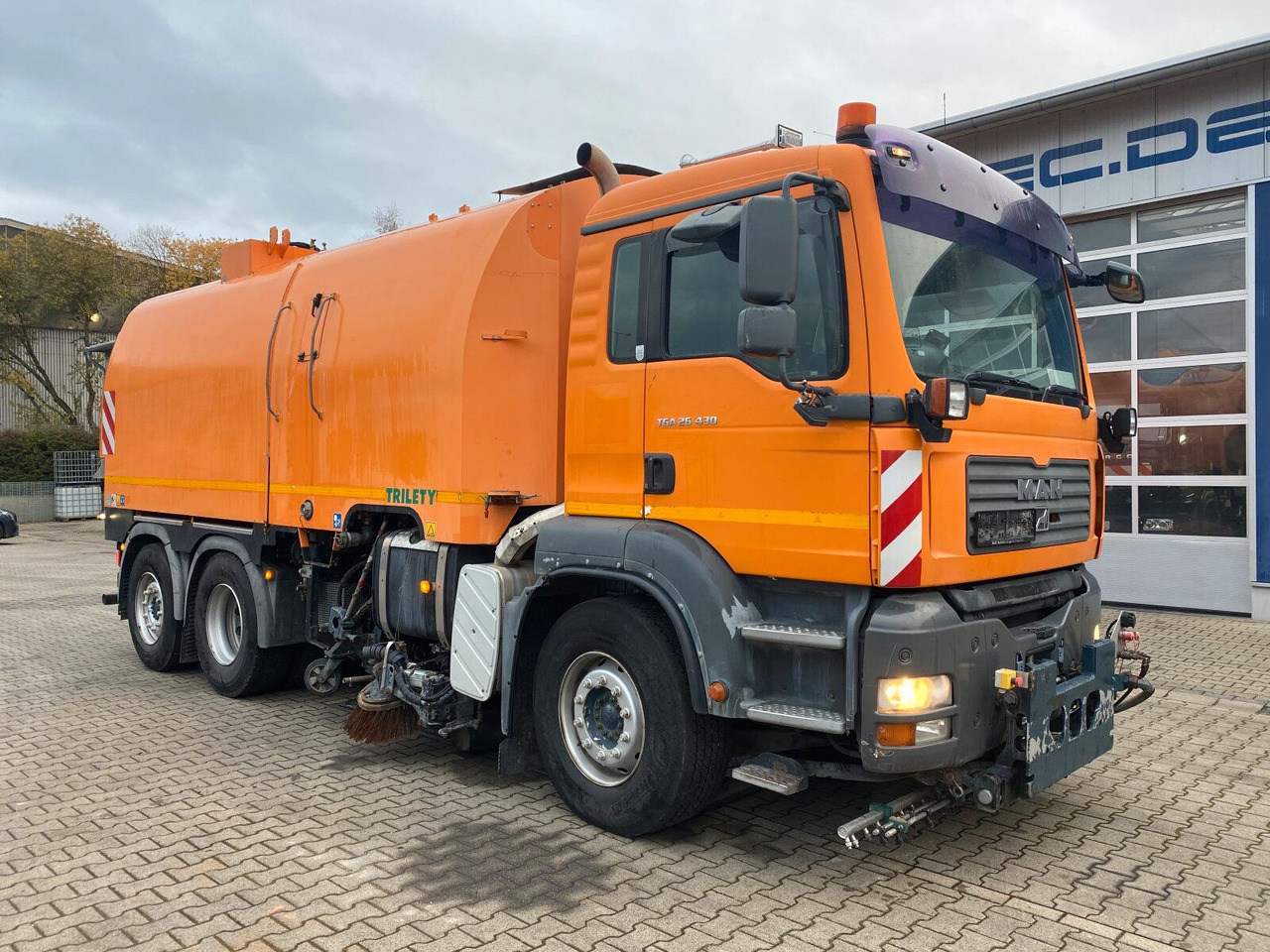 MAN TGA 26.430 6x2-2 LL - 驾驶室底盘卡车:图1 MAN TGA 26.430 6x2-2 LL - 驾驶室底盘卡车:图1