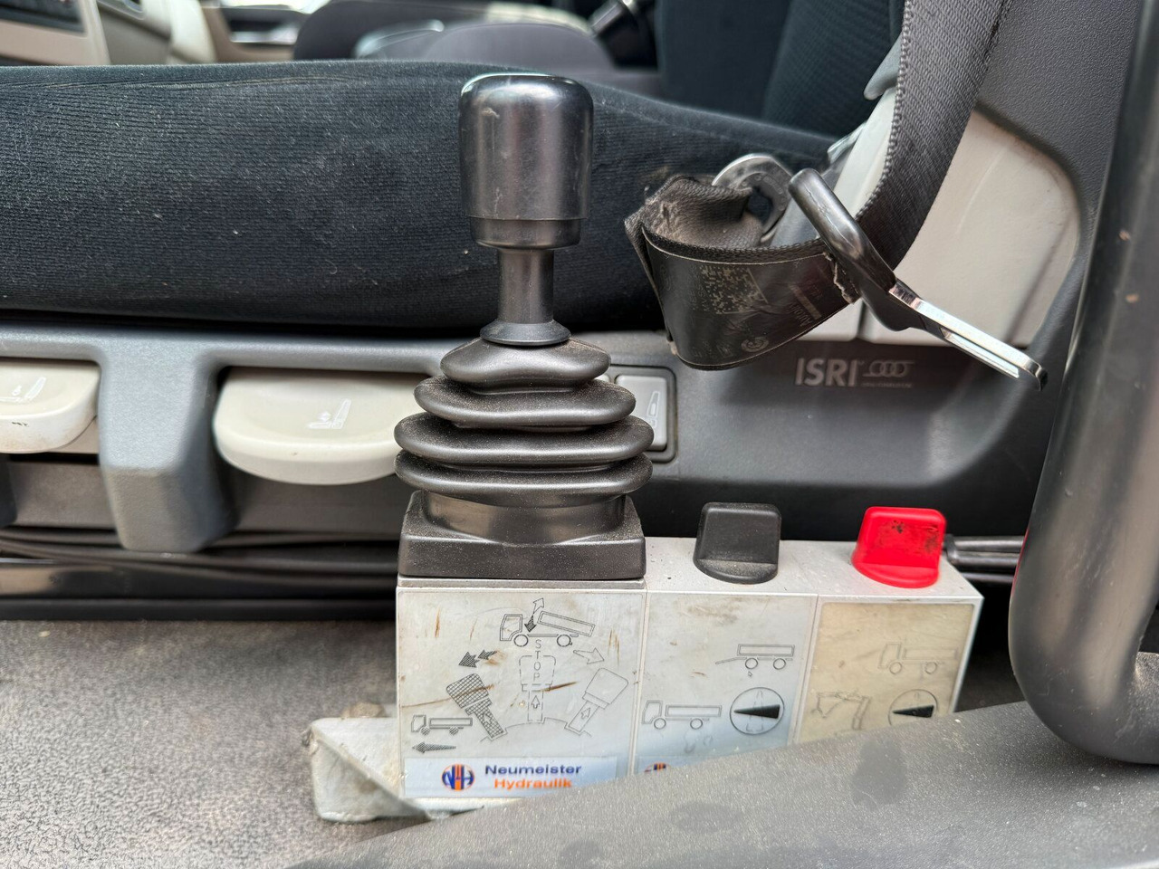 翻斗货车 MAN TGL 8.220 4x2 Kipper Kran Palfinger 7.001-K A：图18