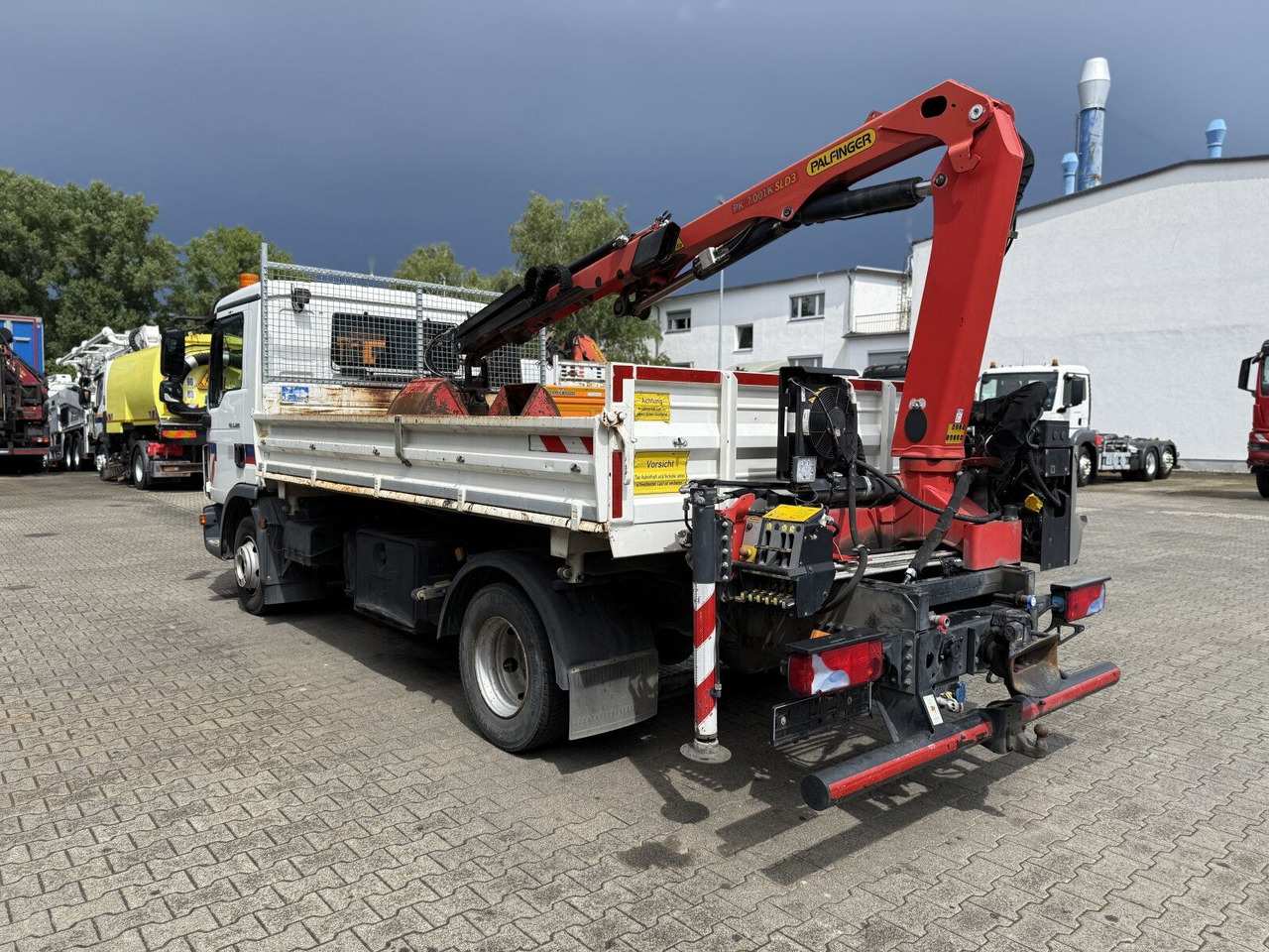 翻斗货车 MAN TGL 8.220 4x2 Kipper Kran Palfinger 7.001-K A：图9