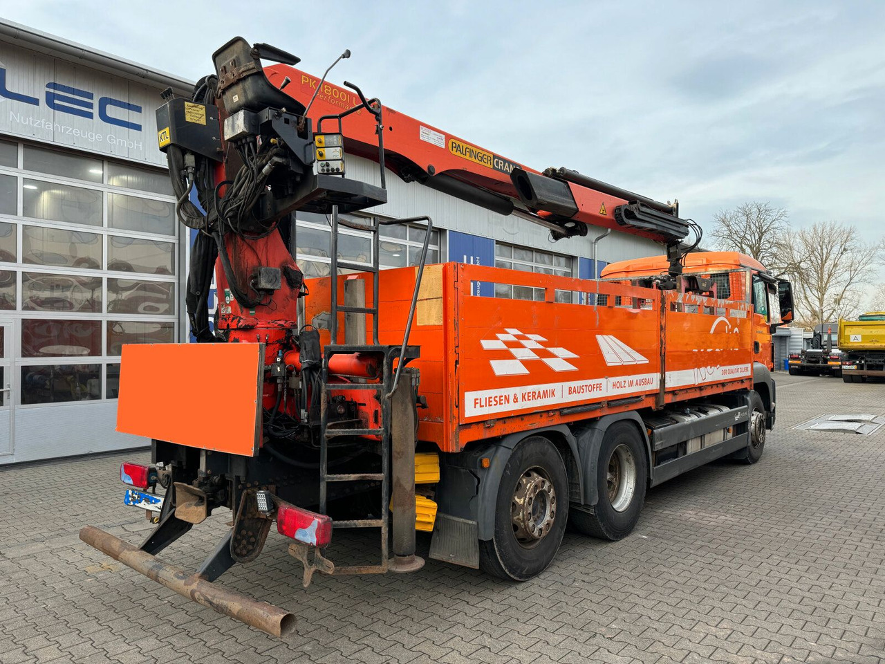 MAN TGS 26.400 6x2 Pritsche Kran Palfinger PK 18001L - 栏板式/ 平板卡车, 起重车:图3 MAN TGS 26.400 6x2 Pritsche Kran Palfinger PK 18001L - 栏板式/ 平板卡车, 起重车:图3
