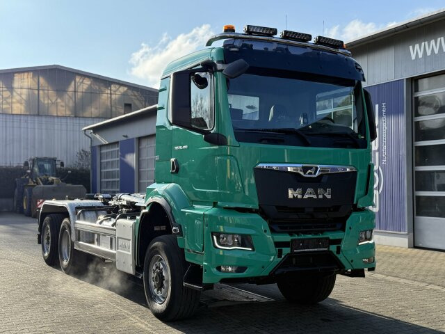 MAN TGS 28.480 6x4 Abrollkipper Meiller RS21.65 - 吊钩升降车:图1 MAN TGS 28.480 6x4 Abrollkipper Meiller RS21.65 - 吊钩升降车:图1