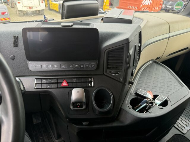 Mercedes-Benz ACTROS 1846 4x4 HAD Eur 6 Kipphydraulik Retarder - 牵引车:图3 Mercedes-Benz ACTROS 1846 4x4 HAD Eur 6 Kipphydraulik Retarder - 牵引车:图3