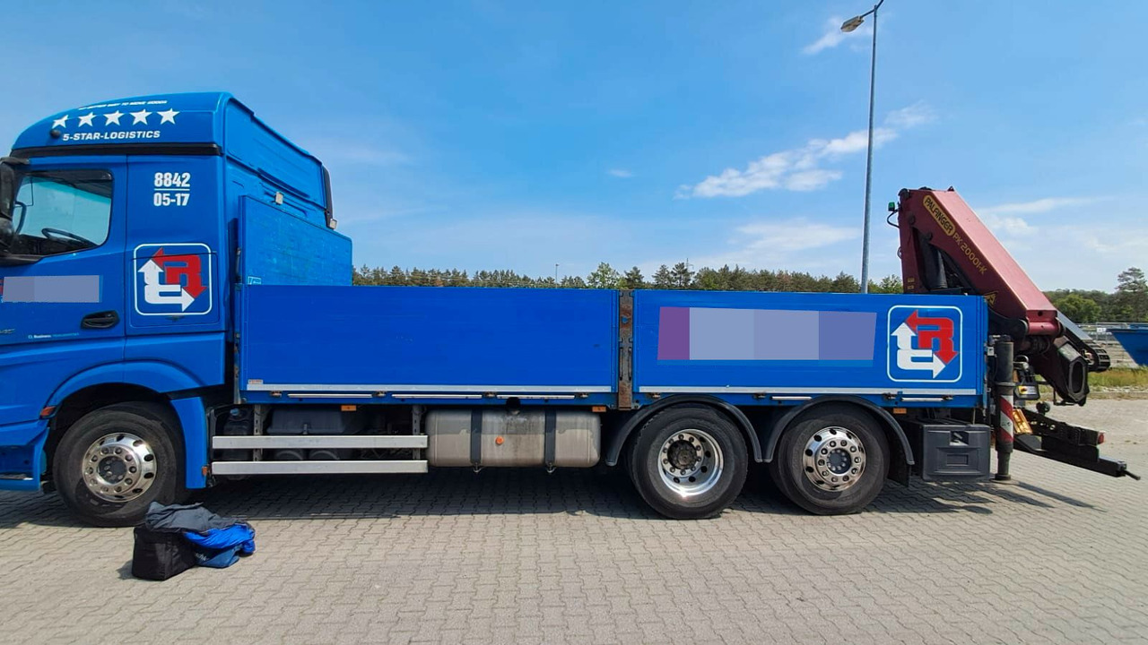 Mercedes-Benz ACTROS 2545 6x2 Pritsche Kran Palfinger PK20001K - 栏板式/ 平板卡车, 起重车:图2 Mercedes-Benz ACTROS 2545 6x2 Pritsche Kran Palfinger PK20001K - 栏板式/ 平板卡车, 起重车:图2