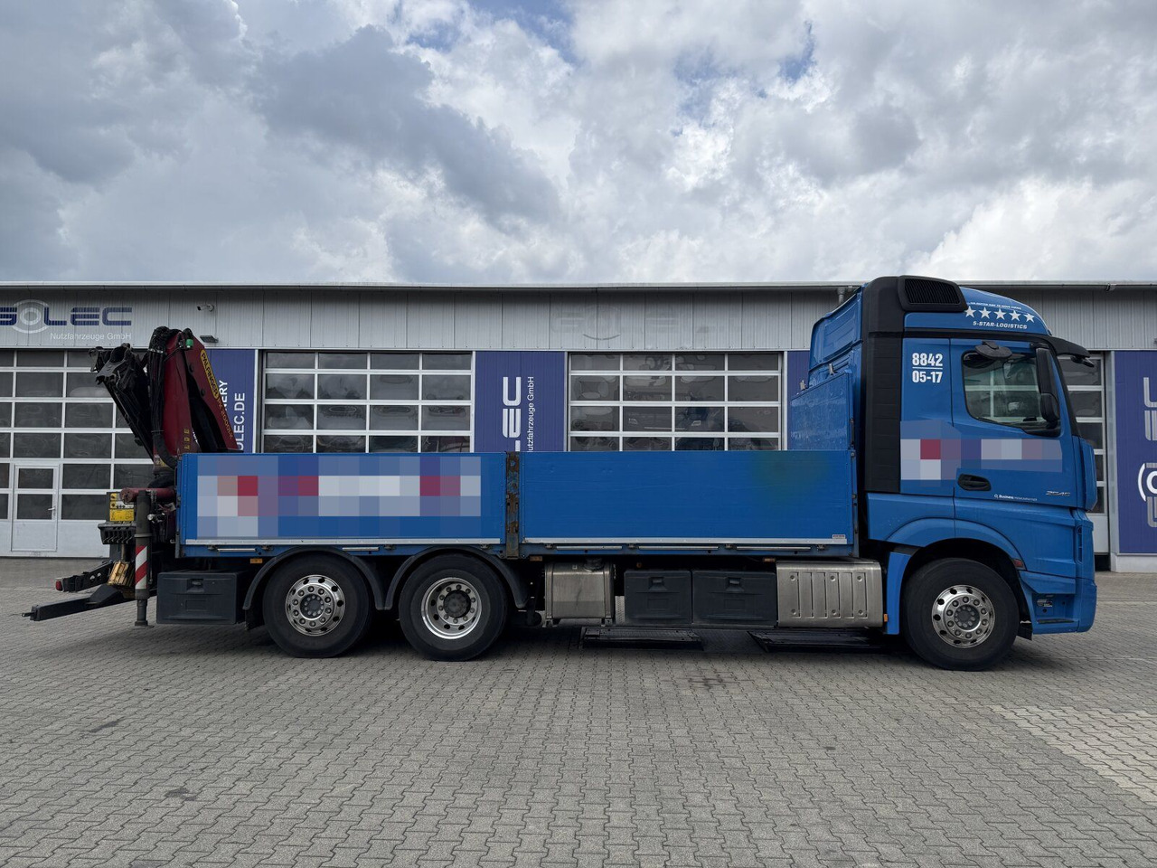 Mercedes-Benz ACTROS 2545 6x2 Pritsche Kran Palfinger PK20001K - 栏板式/ 平板卡车, 起重车:图2 Mercedes-Benz ACTROS 2545 6x2 Pritsche Kran Palfinger PK20001K - 栏板式/ 平板卡车, 起重车:图2
