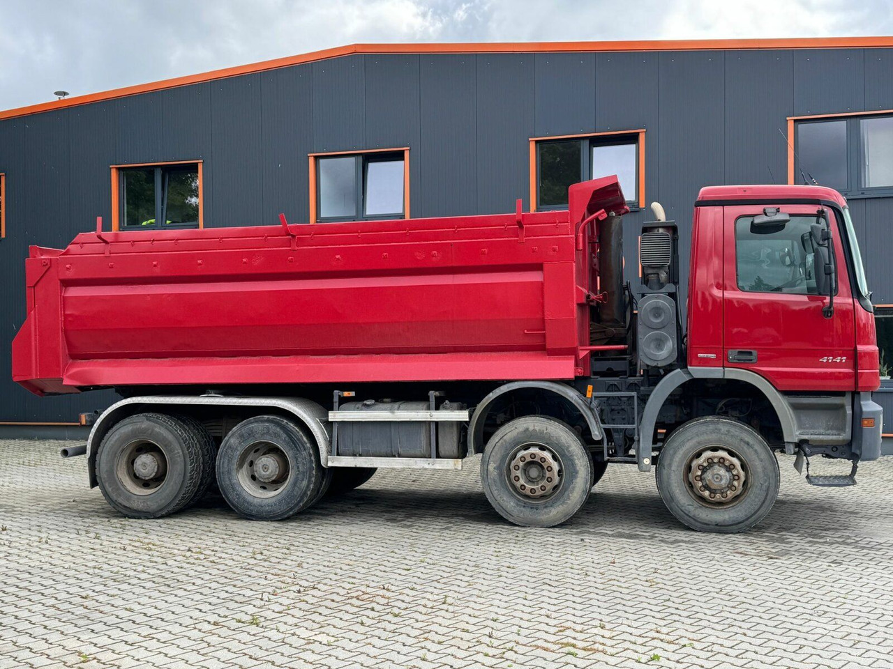 Mercedes-Benz ACTROS 4141 EURO4 8x8 Muldenkipper - 翻斗车:图4 Mercedes-Benz ACTROS 4141 EURO4 8x8 Muldenkipper - 翻斗车:图4