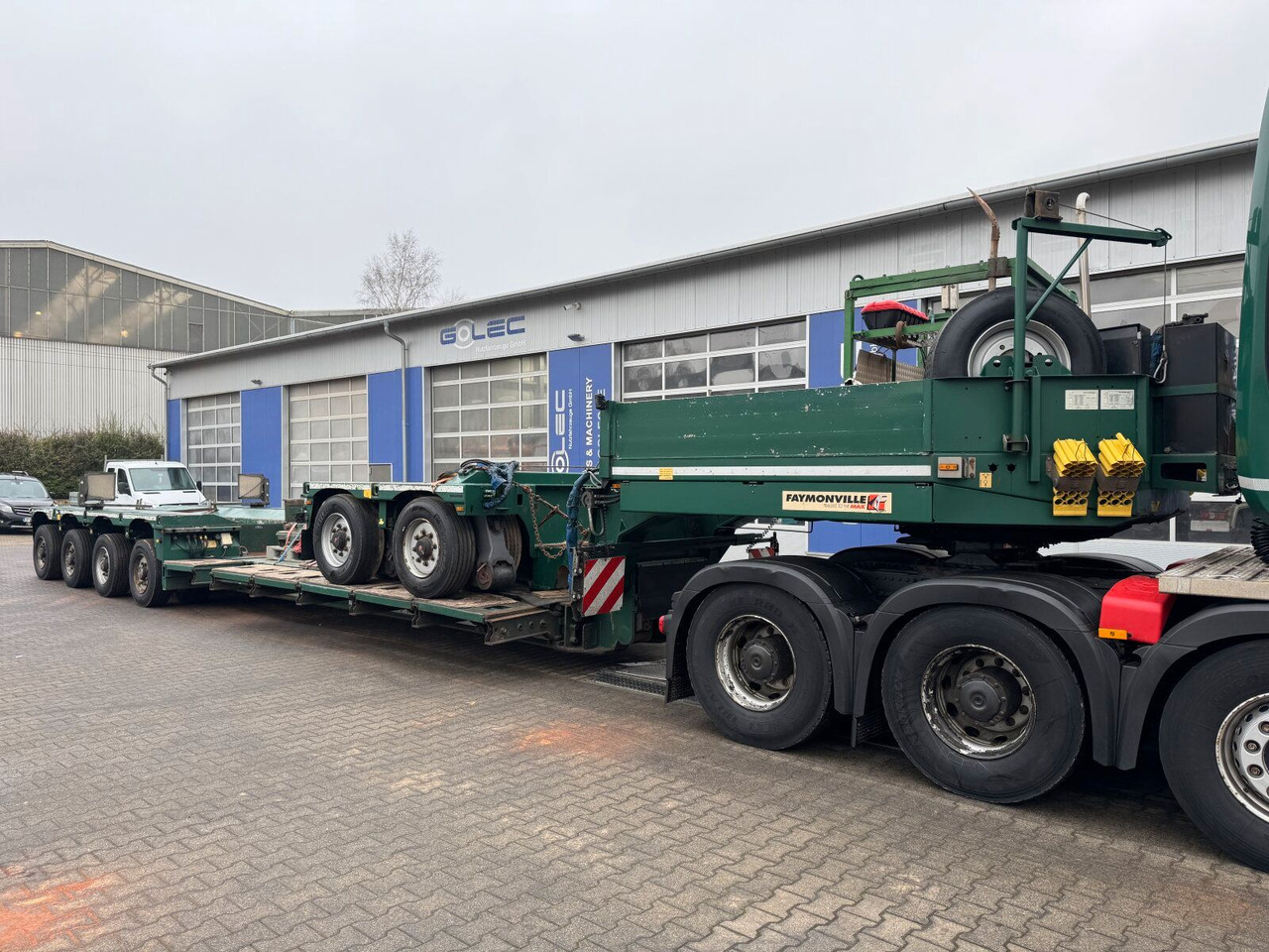 Mercedes-Benz ACTROS 4163 8x4 Schwerlast +Tieflader 4+2 *83 T - 牵引车:图3 Mercedes-Benz ACTROS 4163 8x4 Schwerlast +Tieflader 4+2 *83 T - 牵引车:图3