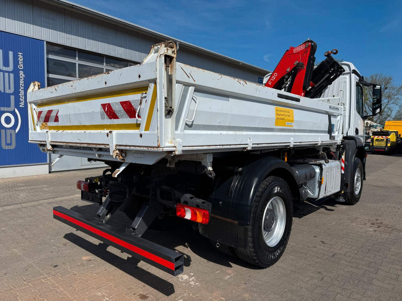 Mercedes-Benz AROCS 1832 4x2 Euro 6 Kipper Kran FASSI F120FB - 起重车:图4 Mercedes-Benz AROCS 1832 4x2 Euro 6 Kipper Kran FASSI F120FB - 起重车:图4