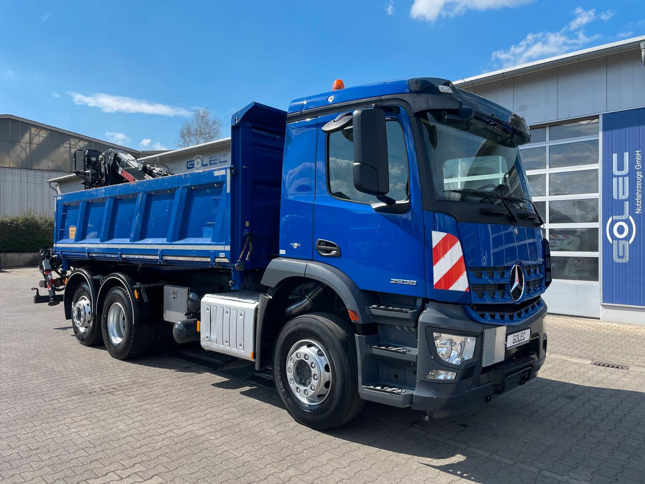 Mercedes-Benz AROCS 2536 6x2*4 Kipper Kran HIAB - 翻斗车, 起重车:图1 Mercedes-Benz AROCS 2536 6x2*4 Kipper Kran HIAB - 翻斗车, 起重车:图1