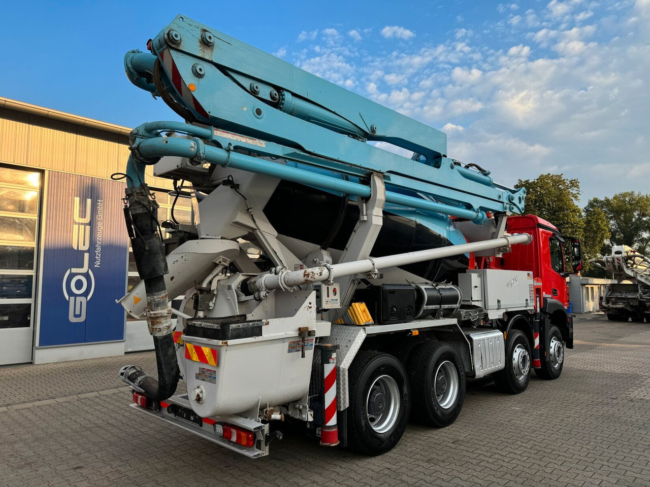 Mercedes-Benz AROCS 3243 8x4 Euro 6 Pumi Putzmeister TMM 24-3 - 混凝土泵车:图5 Mercedes-Benz AROCS 3243 8x4 Euro 6 Pumi Putzmeister TMM 24-3 - 混凝土泵车:图5