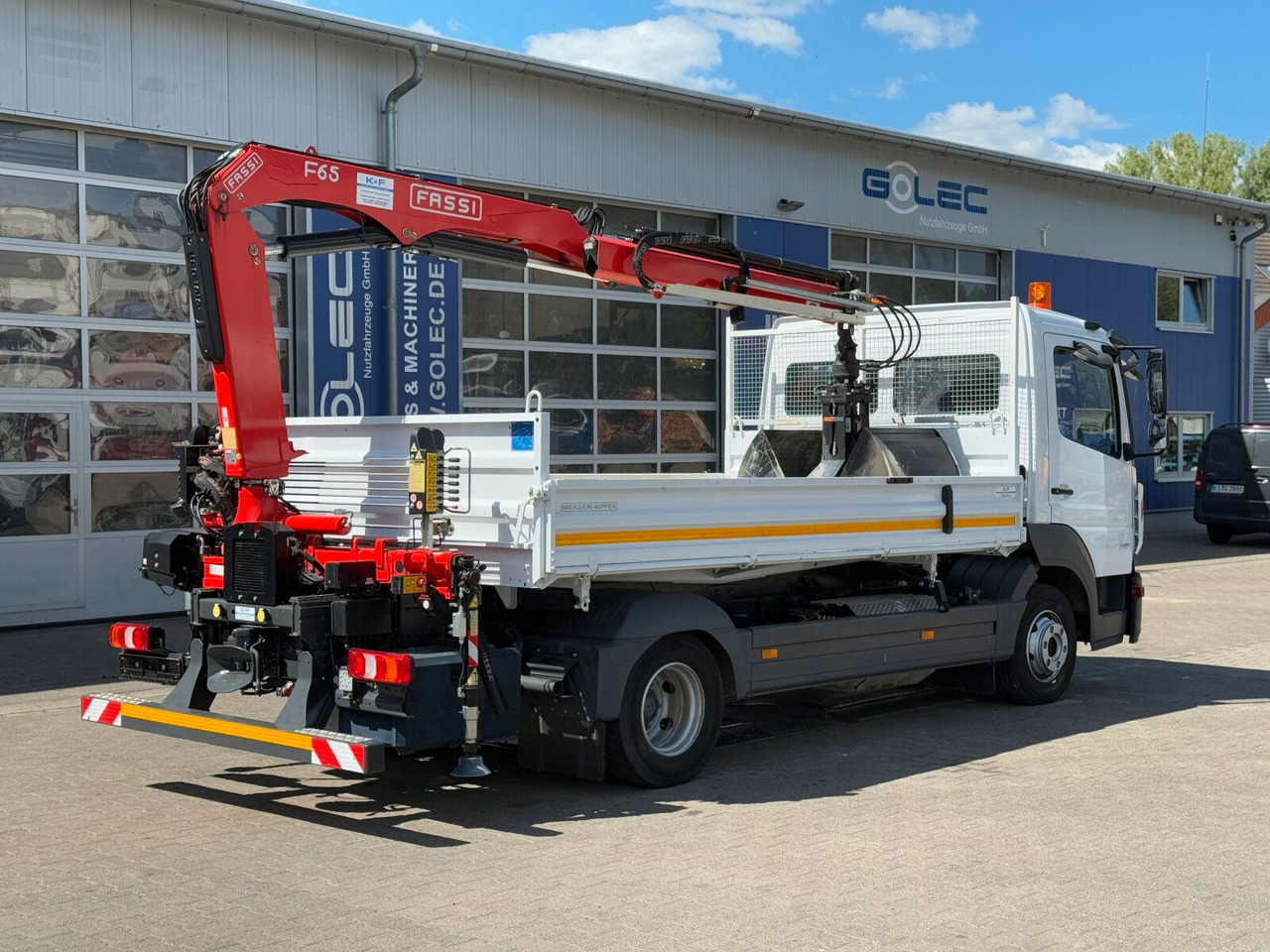 Mercedes-Benz ATEGO 818 4x2 Euro 6 Kipper Kran FASSI F65B.0.22 - 翻斗货车:图5 Mercedes-Benz ATEGO 818 4x2 Euro 6 Kipper Kran FASSI F65B.0.22 - 翻斗货车:图5