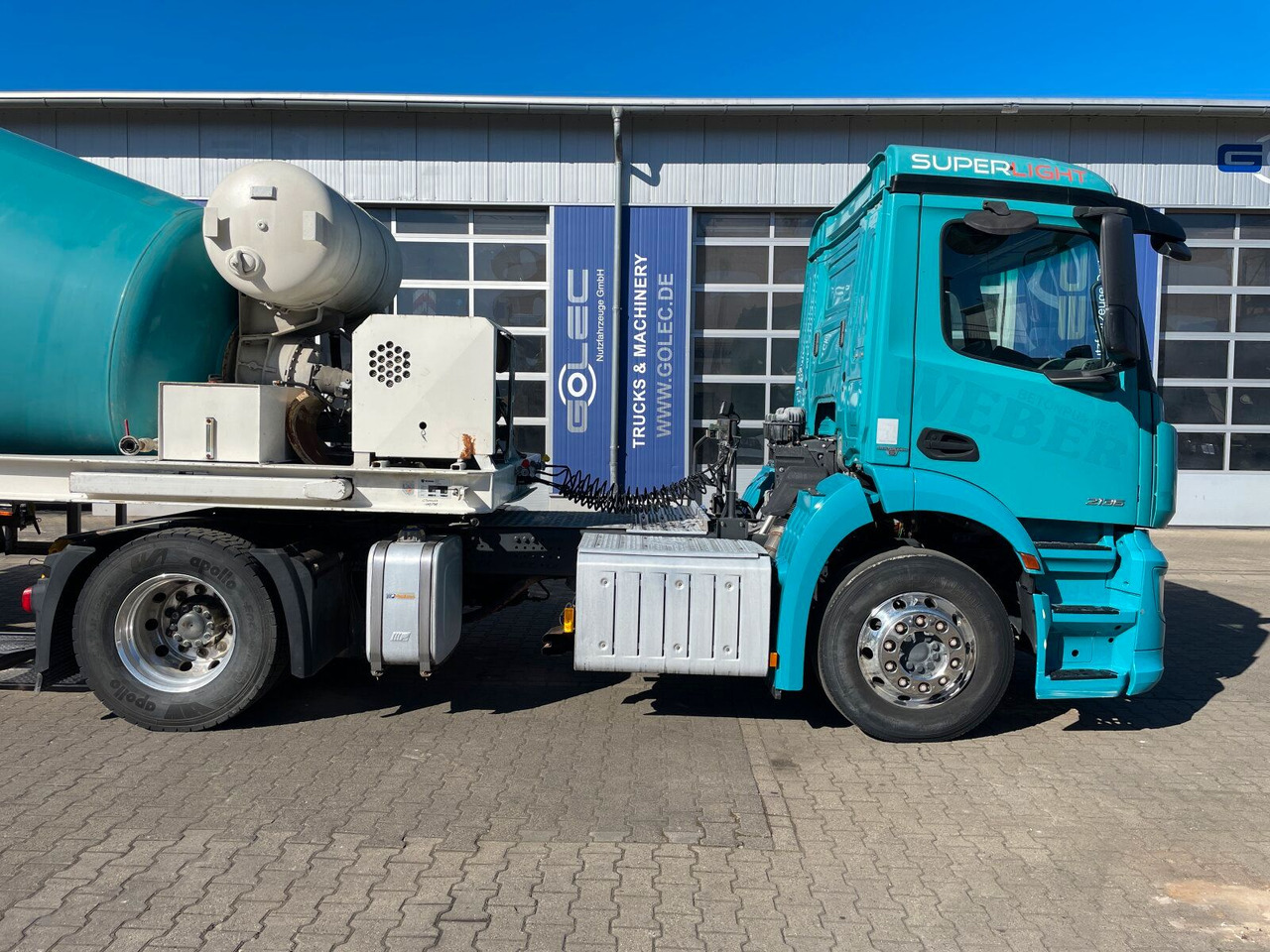 Mercedes-Benz Antos 2136 4x2 SZM Retarder Kipphyd. *Betonaufl. - 牵引车:图2 Mercedes-Benz Antos 2136 4x2 SZM Retarder Kipphyd. *Betonaufl. - 牵引车:图2