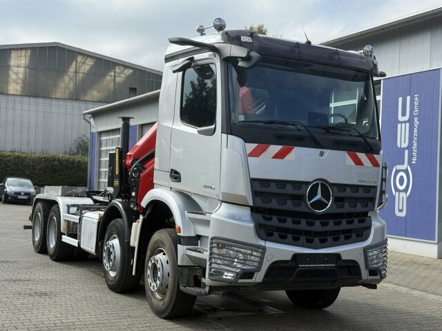 Mercedes-Benz Arocs 3246 8x4 Abrollkipper Kran Palfinger 19001 - 吊钩升降车, 起重车:图1 Mercedes-Benz Arocs 3246 8x4 Abrollkipper Kran Palfinger 19001 - 吊钩升降车, 起重车:图1