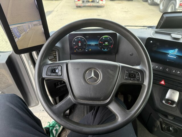 Mercedes-Benz Arocs 3246 8x4 Abrollkipper Kran Palfinger 19001 - 吊钩升降车, 起重车:图4 Mercedes-Benz Arocs 3246 8x4 Abrollkipper Kran Palfinger 19001 - 吊钩升降车, 起重车:图4