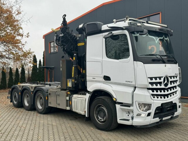 Mercedes-Benz Arocs 3253 8x4 Abrollkipper Kran Palfinger 37002 - 吊钩升降车, 起重车:图1 Mercedes-Benz Arocs 3253 8x4 Abrollkipper Kran Palfinger 37002 - 吊钩升降车, 起重车:图1